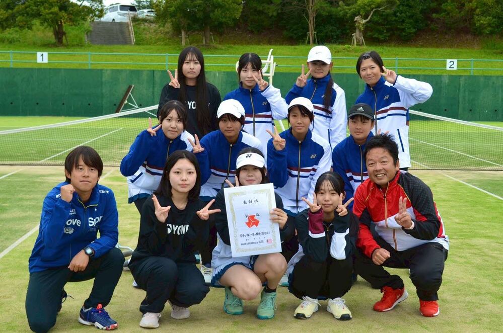 女子テニス部
